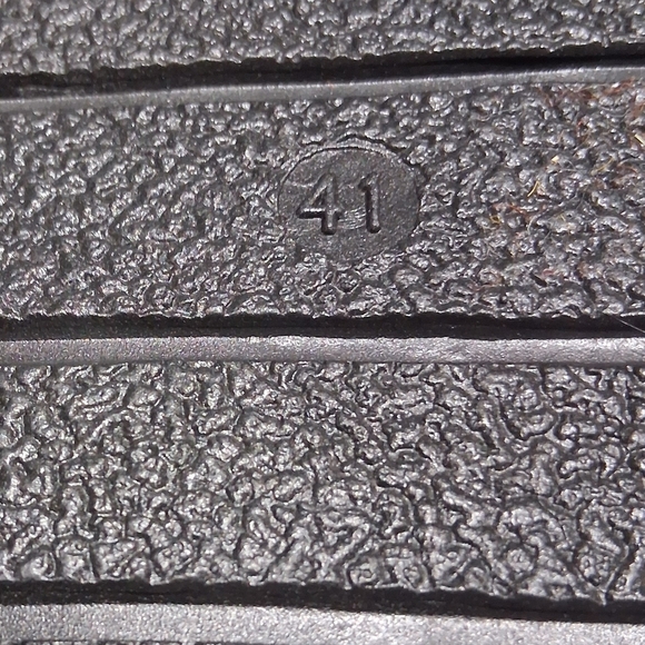 Modern White and Black Slip-On Sandals - Picture 6 of 6